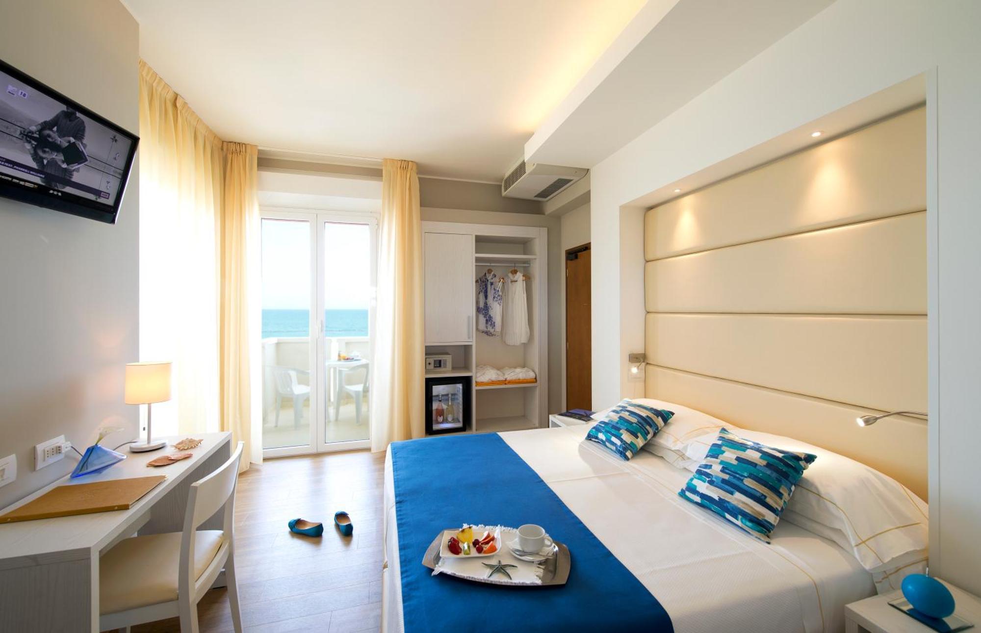 Una Hotels Imperial Beach Hotel Marotta Bagian luar foto