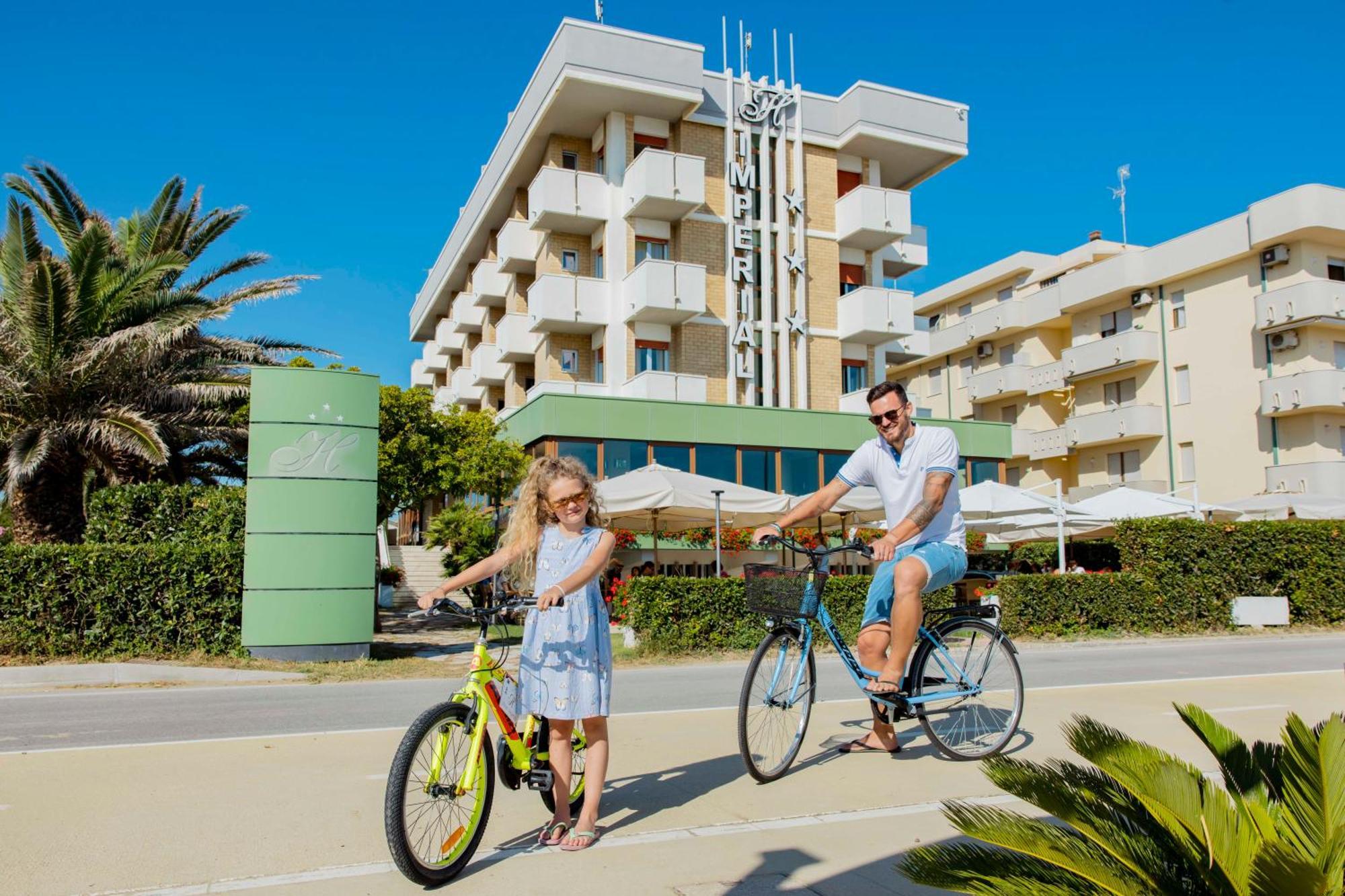 Una Hotels Imperial Beach Hotel Marotta Bagian luar foto