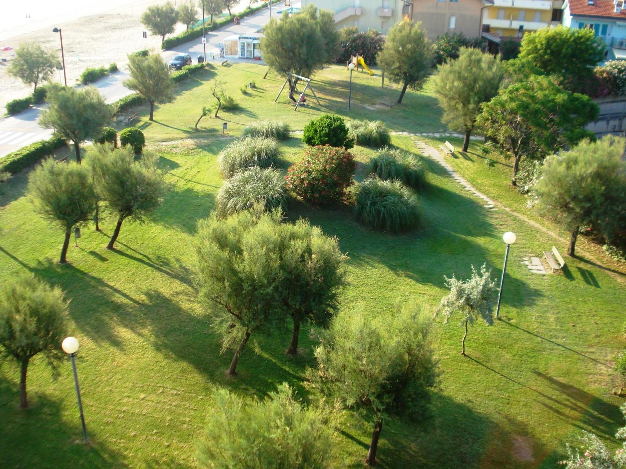 Una Hotels Imperial Beach Hotel Marotta Bagian luar foto