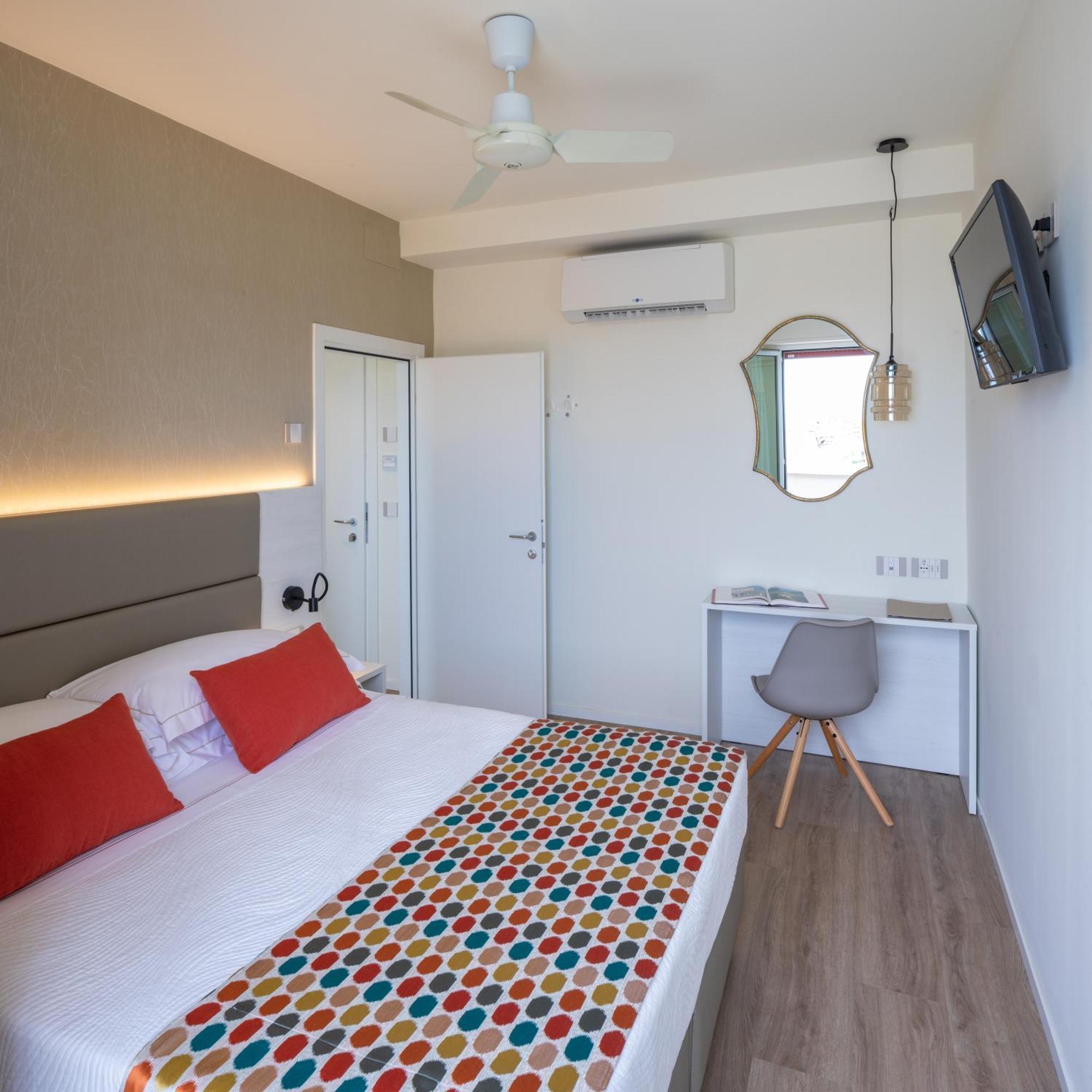 Una Hotels Imperial Beach Hotel Marotta Bagian luar foto
