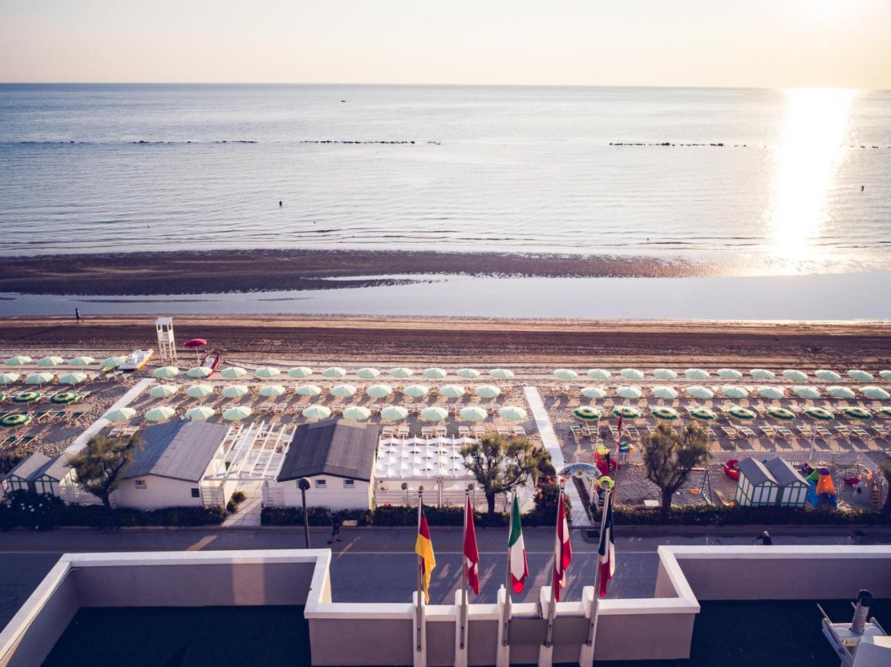 Una Hotels Imperial Beach Hotel Marotta Bagian luar foto