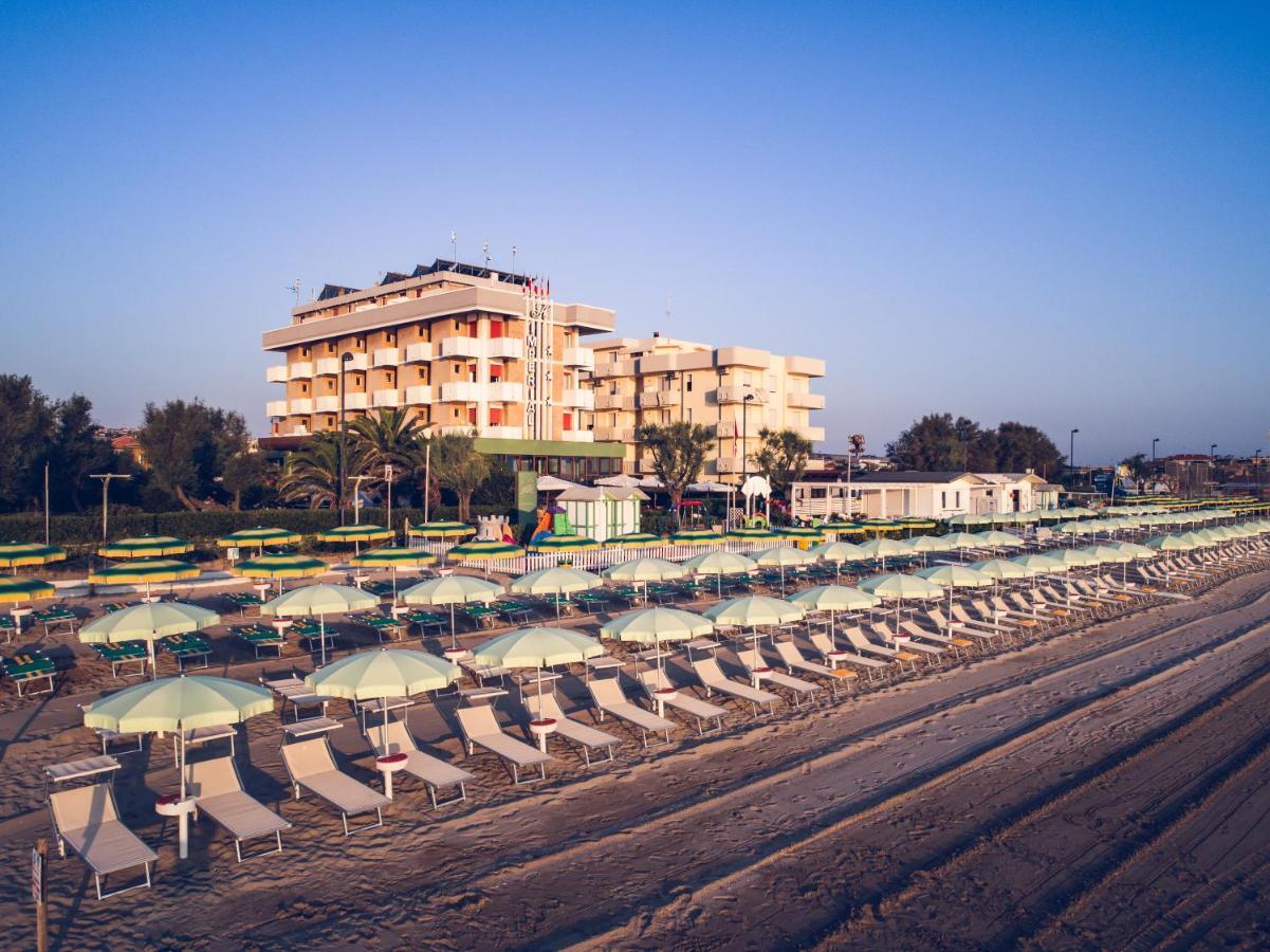 Una Hotels Imperial Beach Hotel Marotta Bagian luar foto